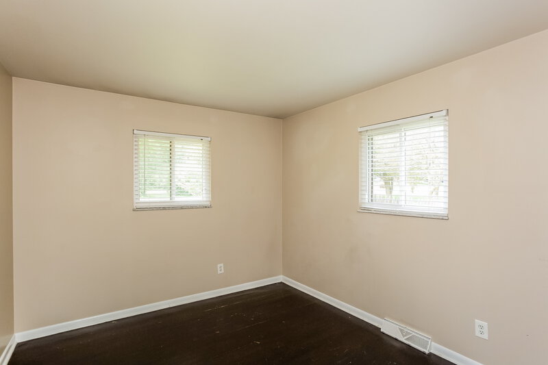 1,540/Mo, 501 N Devon Ave Indianapolis, IN 46219 Bedroom View 4
