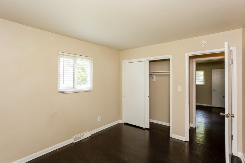 1,540/Mo, 501 N Devon Ave Indianapolis, IN 46219 Bedroom View 5