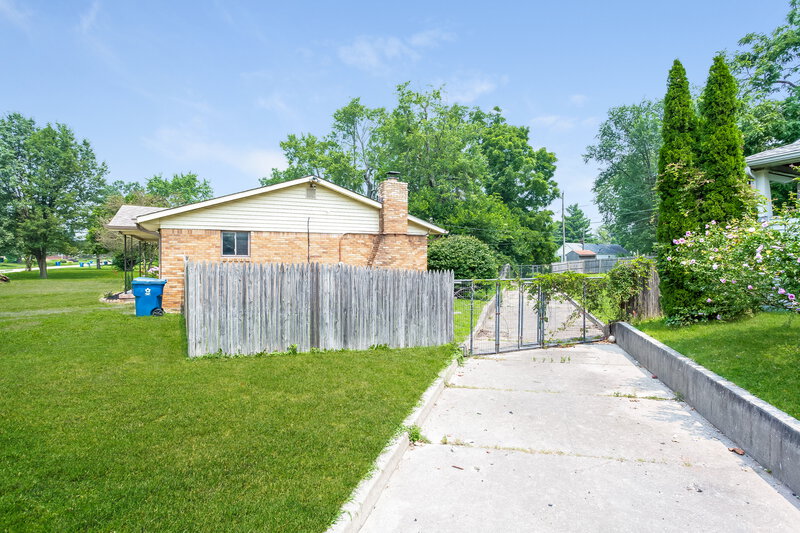 1,540/Mo, 501 N Devon Ave Indianapolis, IN 46219 Rear View