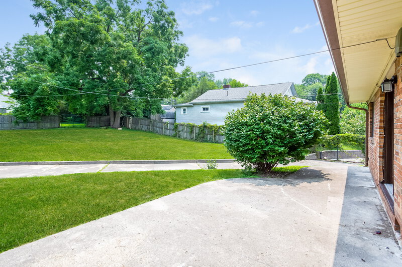 1,540/Mo, 501 N Devon Ave Indianapolis, IN 46219 Exterior View