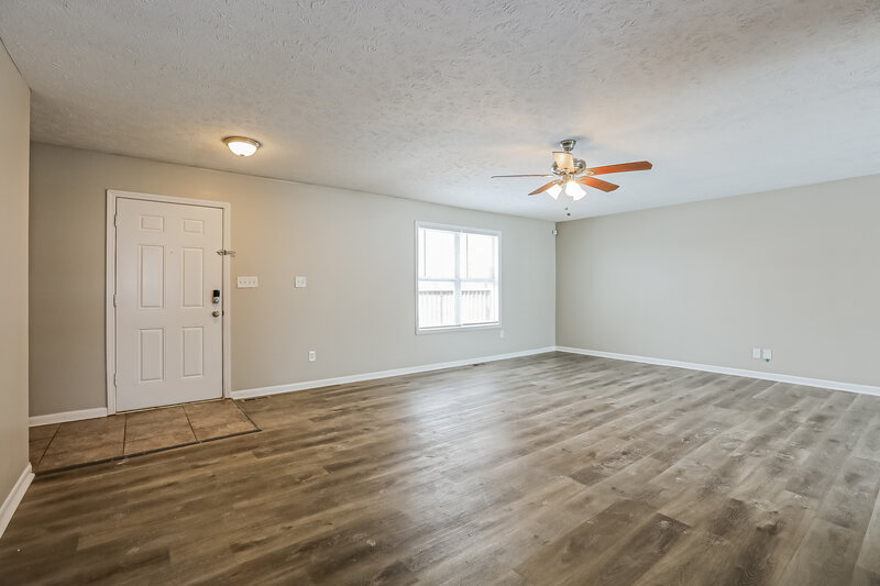 1,725/Mo, 819 Bitter Bark Ln Indianapolis, IN 46227 Living Room View