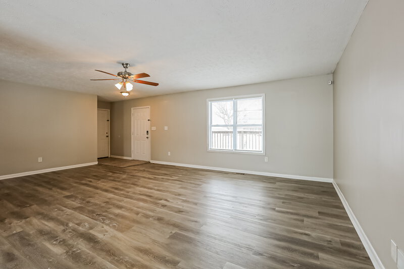 1,725/Mo, 819 Bitter Bark Ln Indianapolis, IN 46227 Living Room View 2