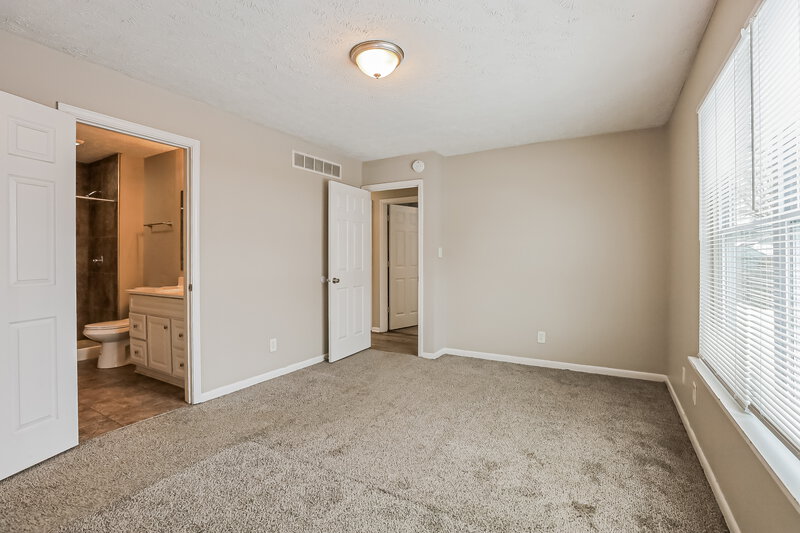 1,725/Mo, 819 Bitter Bark Ln Indianapolis, IN 46227 Main Bedroom View 2