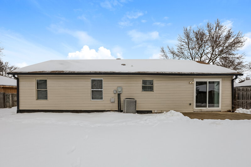 1,725/Mo, 819 Bitter Bark Ln Indianapolis, IN 46227 Rear View