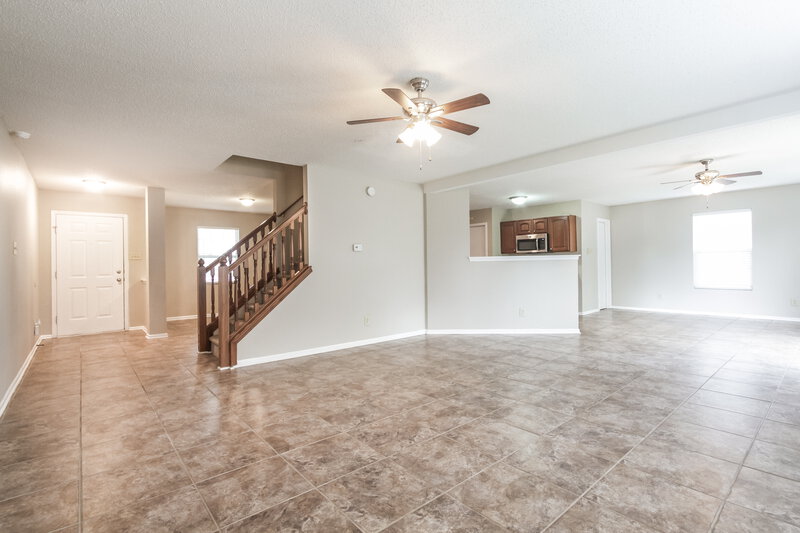 2,920/Mo, 9047 Bainbridge Dr Indianapolis, IN 46113 Living Room View 5