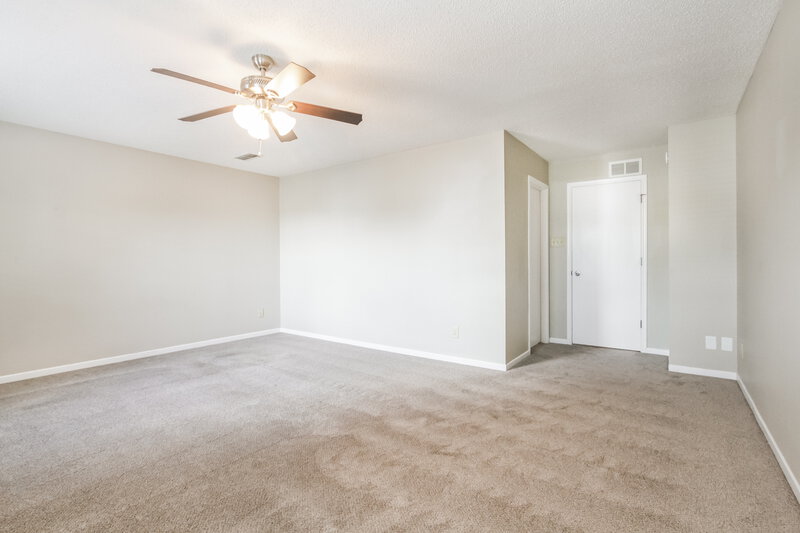 2,920/Mo, 9047 Bainbridge Dr Indianapolis, IN 46113 Main Bedroom View 2