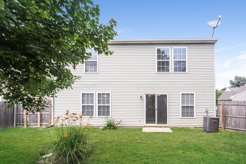 2,920/Mo, 9047 Bainbridge Dr Indianapolis, IN 46113 Rear View