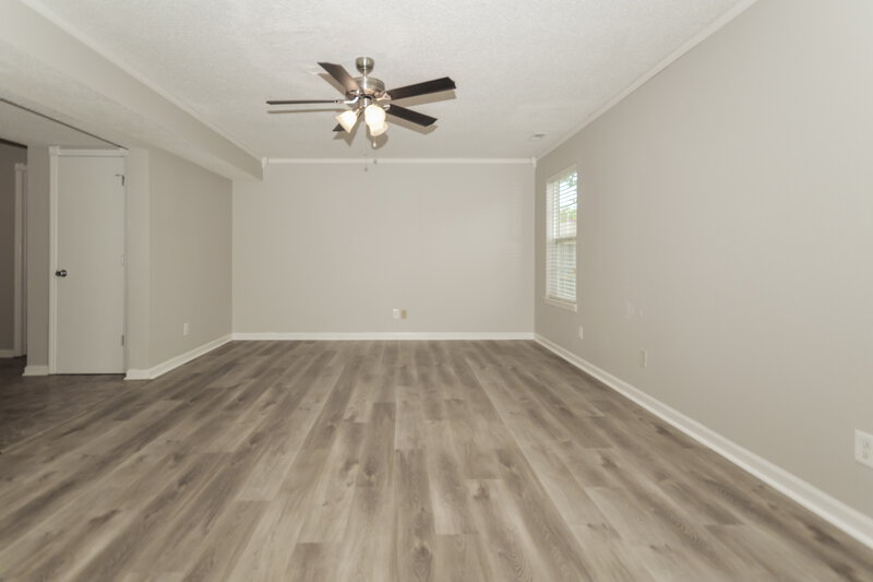 2,115/Mo, 6336 Long River Ln Indianapolis, IN 46221 Living Room View 2