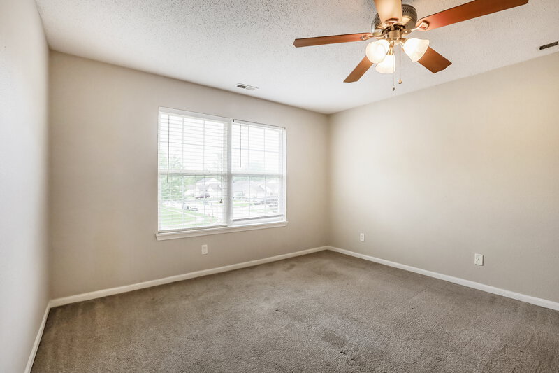 1,925/Mo, 6336 Long River Ln Indianapolis, IN 46221 Main Bedroom View