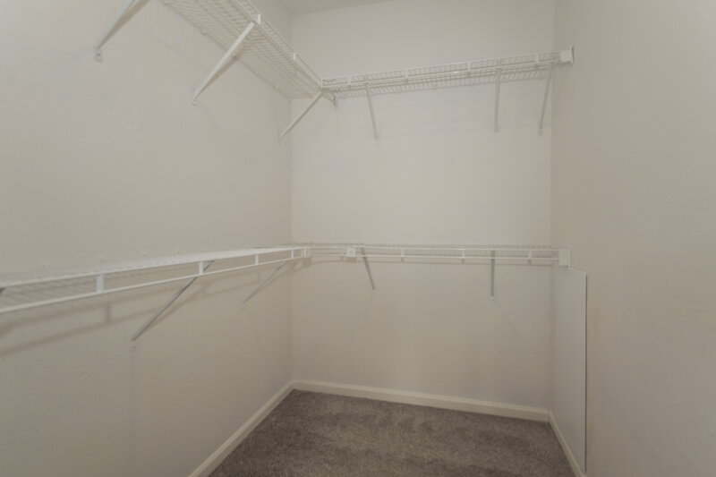 2,115/Mo, 6336 Long River Ln Indianapolis, IN 46221 Walk In Closet View