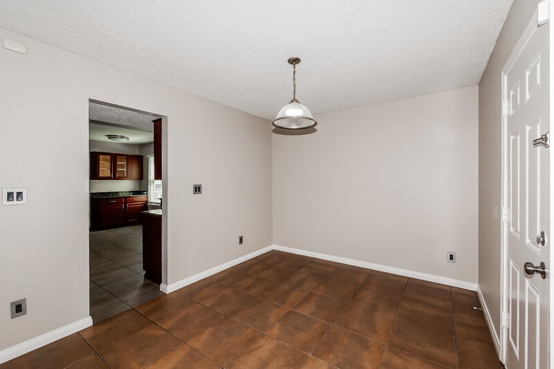 1,990/Mo, 4008 Crabtree Ct Indianapolis, IN 46235 Dining Room View