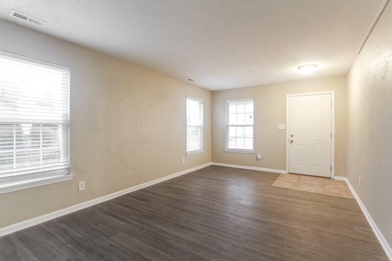 2,410/Mo, 607 Sweet Creek Dr Indianapolis, IN 46239 Living Room View 2