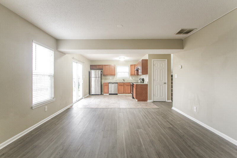 2,410/Mo, 607 Sweet Creek Dr Indianapolis, IN 46239 Family Room View 2