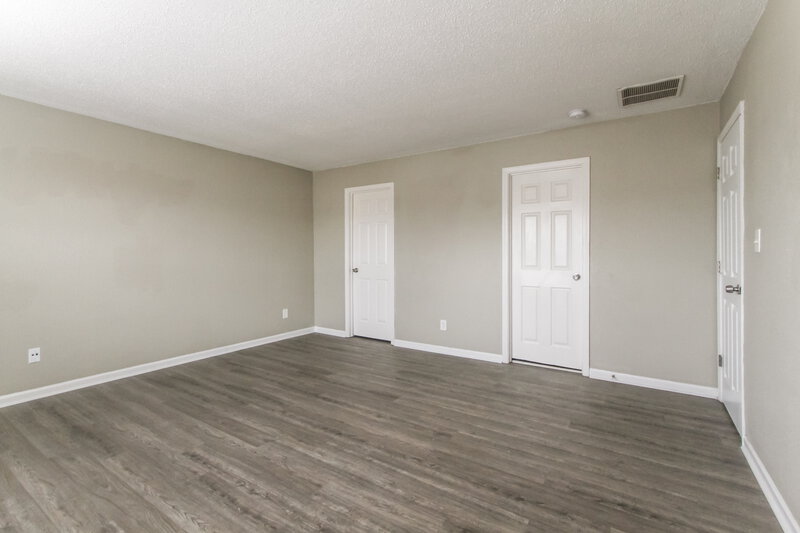 2,410/Mo, 607 Sweet Creek Dr Indianapolis, IN 46239 Main Bedroom View 2