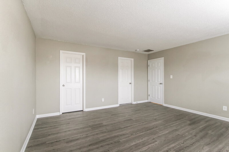 2,410/Mo, 607 Sweet Creek Dr Indianapolis, IN 46239 Main Bedroom View 3