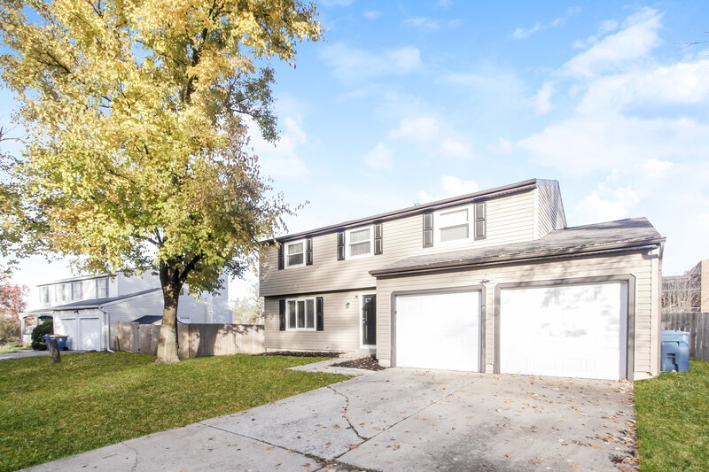 2,290/Mo, 8931 Squire Ct Indianapolis, IN 46250 Front View 2