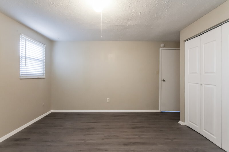 2,290/Mo, 8931 Squire Ct Indianapolis, IN 46250 Main Bedroom View 2