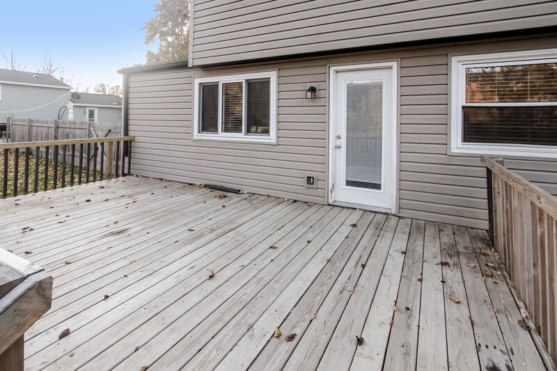 2,290/Mo, 8931 Squire Ct Indianapolis, IN 46250 Deck View