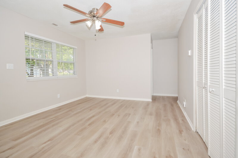 1,780/Mo, 3017 Southwest Dr Indianapolis, IN 46241 Living Room View 2
