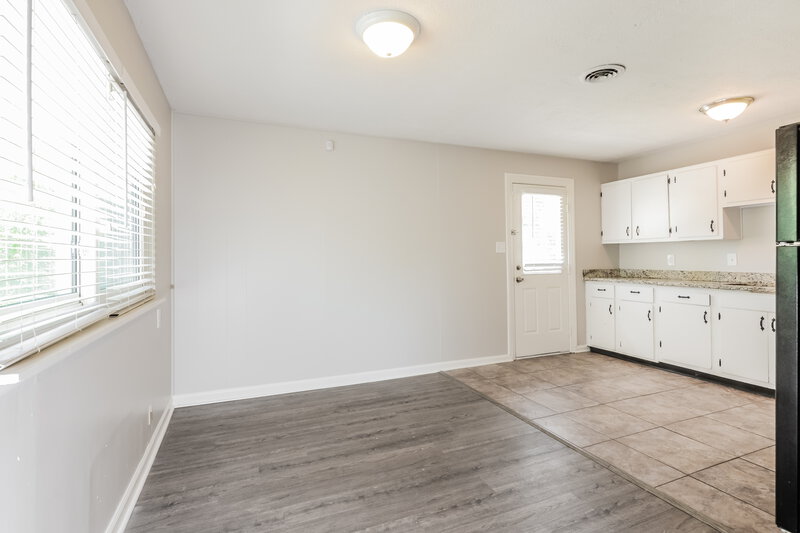 1,480/Mo, 17 Gerry Ct Beech Grove, IN 46107 Dining Room View