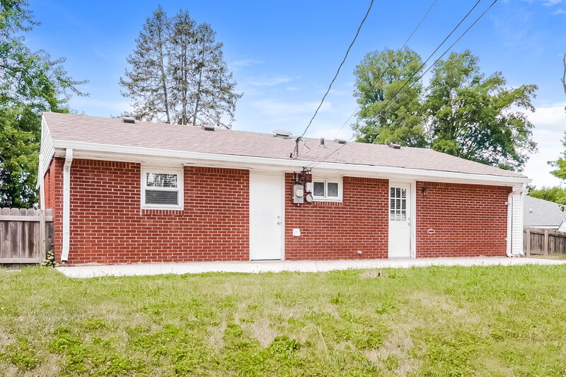1,480/Mo, 17 Gerry Ct Beech Grove, IN 46107 Rear View
