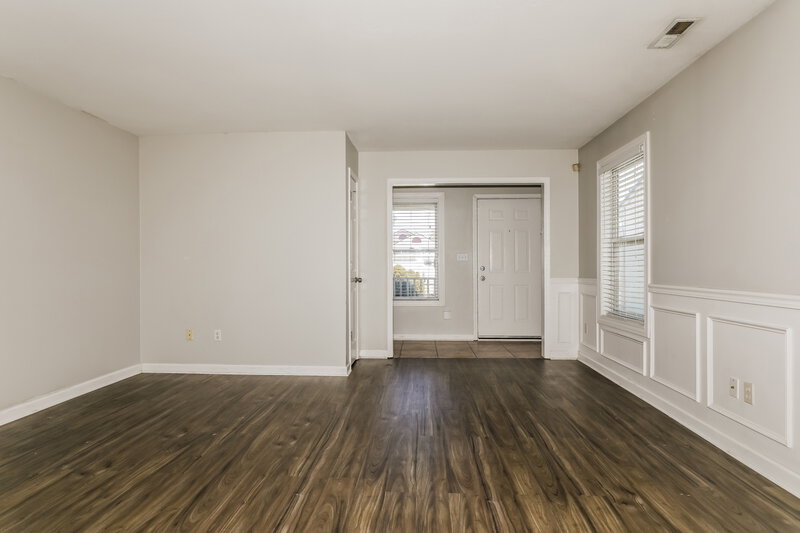 1,600/Mo, 10711 Sterling Apple Dr Indianapolis, IN 46235 Living Room View