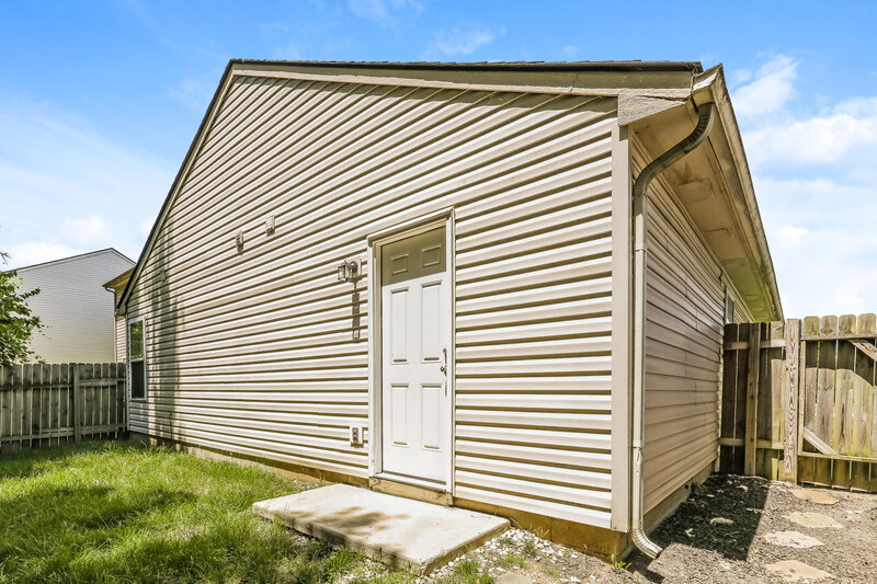 1,600/Mo, 10711 Sterling Apple Dr Indianapolis, IN 46235 Rear View