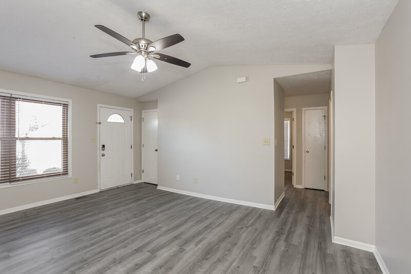 1,430/Mo, 4511 Tucson Dr Indianapolis, IN 46241 Living Room View 2