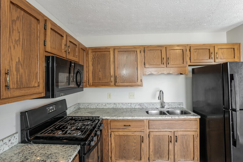 1,430/Mo, 4511 Tucson Dr Indianapolis, IN 46241 Kitchen View