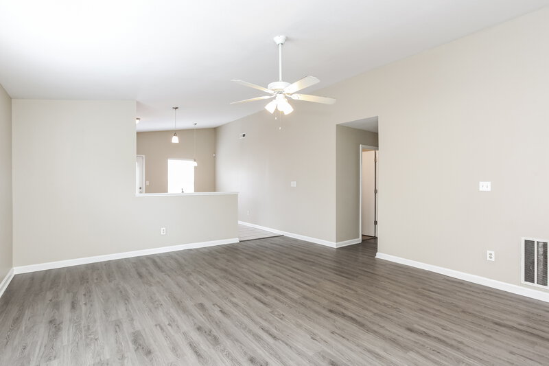 1,700/Mo, 4034 Steelewater Way Indianapolis, IN 46235 Living Room View 2