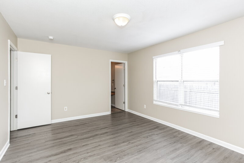 1,700/Mo, 4034 Steelewater Way Indianapolis, IN 46235 Main Bedroom View 2