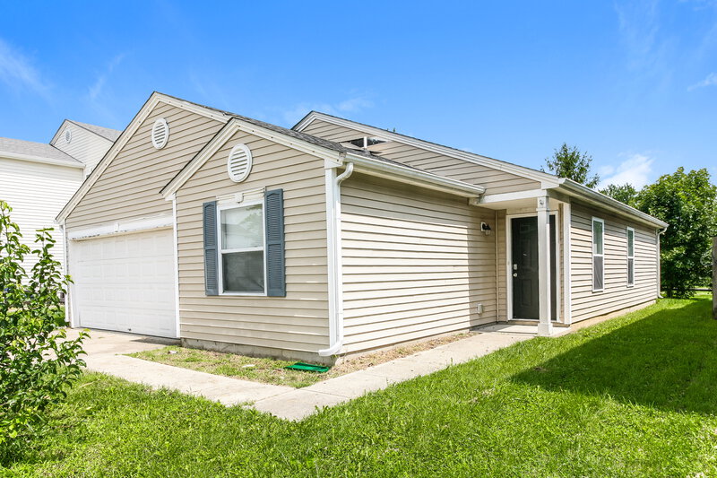 1,555/Mo, 10860 Wymm Ln Ingalls, IN 46040 Front View