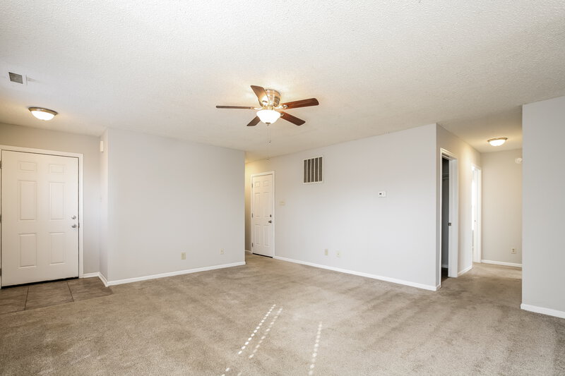 1,665/Mo, 10860 Wymm Ln Ingalls, IN 46040 Living Room View 3