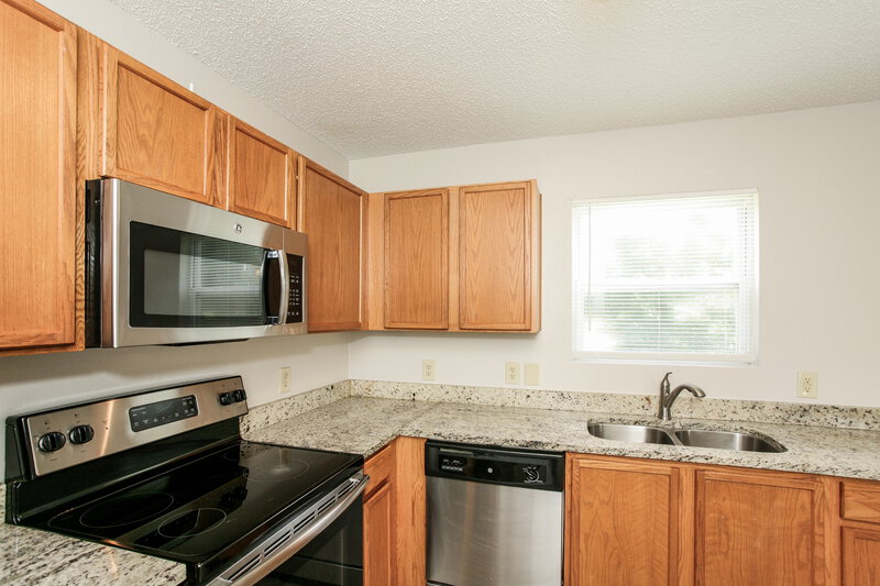 1,555/Mo, 10860 Wymm Ln Ingalls, IN 46040 Kitchen View 2