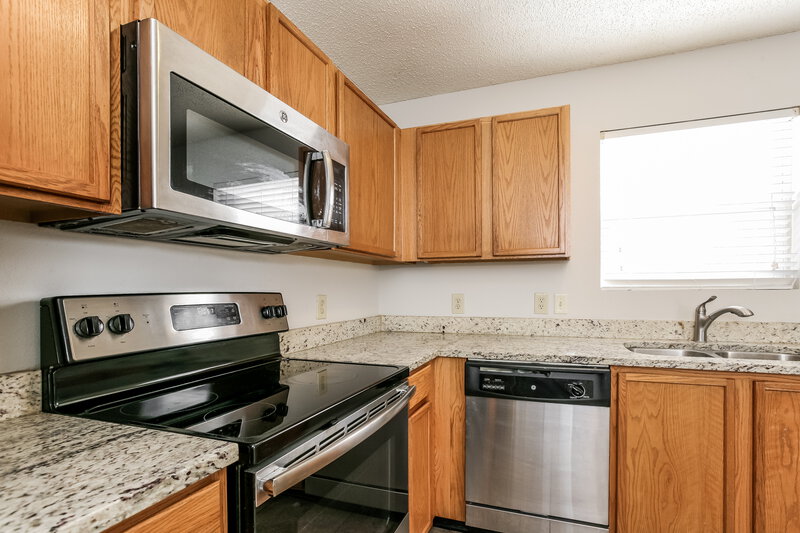 1,665/Mo, 10860 Wymm Ln Ingalls, IN 46040 Kitchen View 2