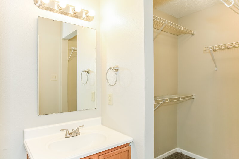 1,555/Mo, 10860 Wymm Ln Ingalls, IN 46040 Bathroom View 2