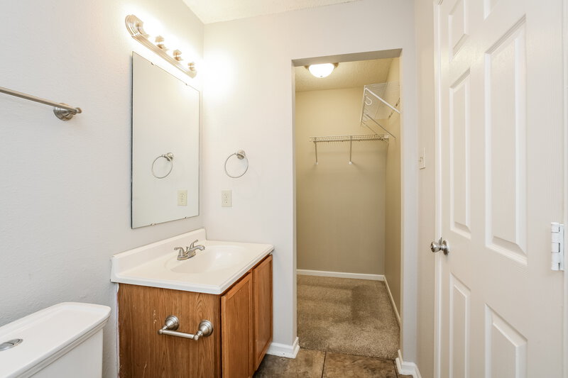 1,665/Mo, 10860 Wymm Ln Ingalls, IN 46040 Bathroom View 3
