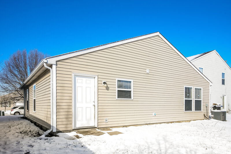 1,665/Mo, 10860 Wymm Ln Ingalls, IN 46040 Rear View