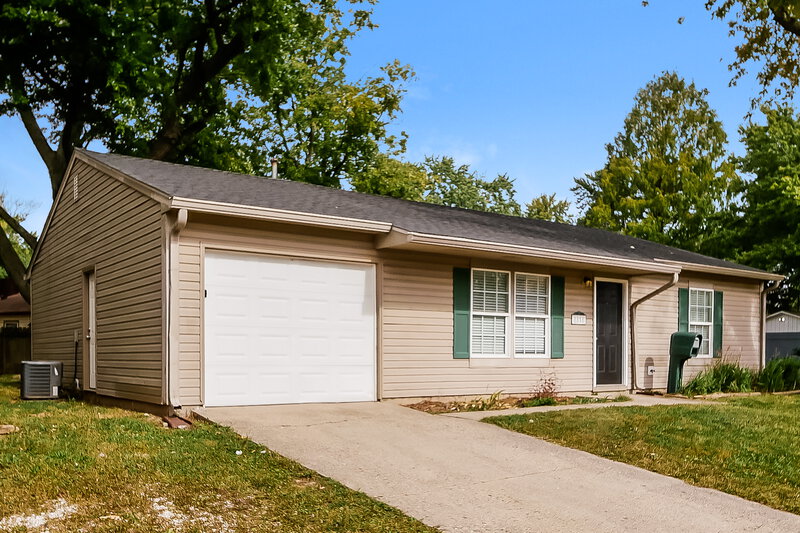 1,635/Mo, 8858 Frontenac Rd Indianapolis, IN 46226 Front View