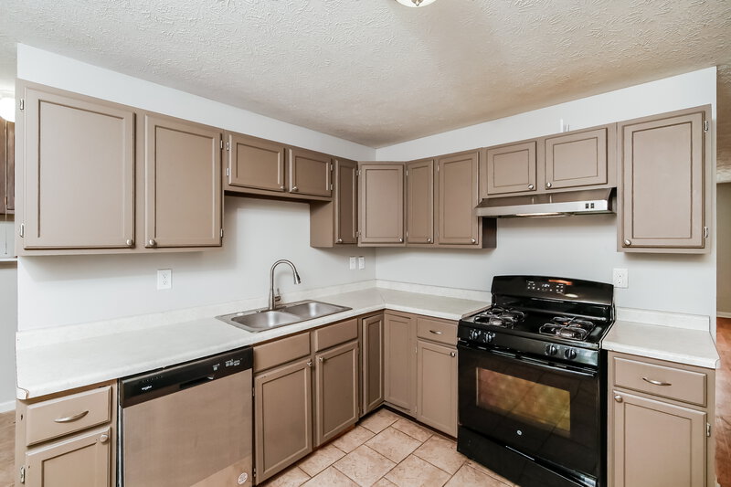 1,635/Mo, 8858 Frontenac Rd Indianapolis, IN 46226 Kitchen View