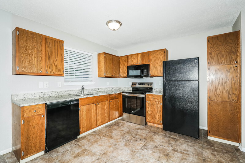1,690/Mo, 4009 Dogwood Ln Franklin, IN 46131 Kitchen View 2