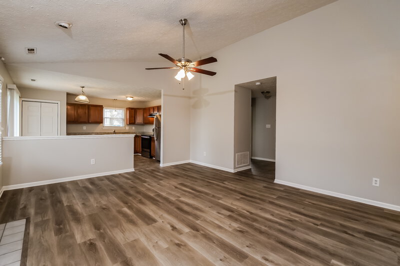 1,840/Mo, 6746 Granger Ln Indianapolis, IN 46268 Living Room View 2