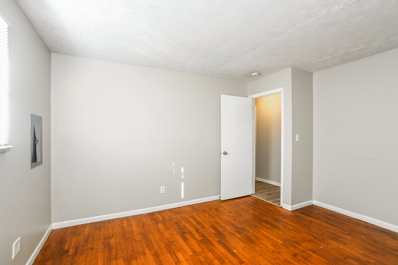 1,475/Mo, 4623 N Richardt Ave Indianapolis, IN 46226 Main Bedroom View 2