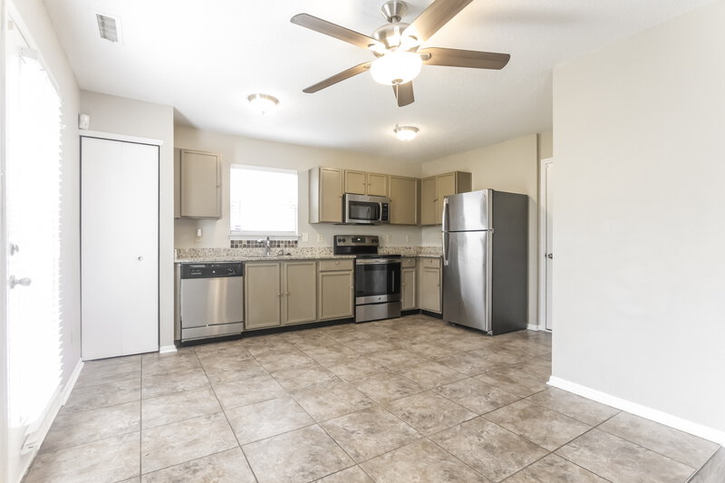 1,790/Mo, 9156 Wandflower Dr Indianapolis, IN 46231 Kitchen View