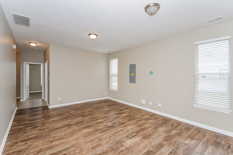 1,595/Mo, 2939 E Tabor St Indianapolis, IN 46203 Living Room View 2