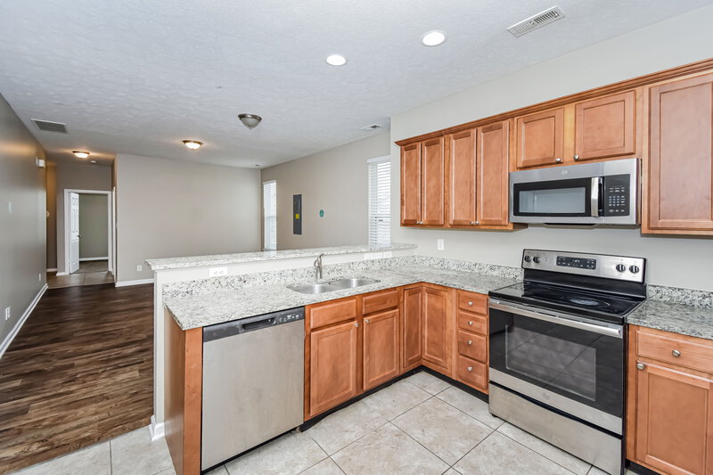 1,595/Mo, 2939 E Tabor St Indianapolis, IN 46203 Kitchen View 2