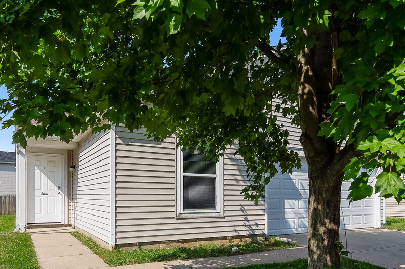 1,495/Mo, 8060 States Bend Dr Indianapolis, IN 46239 Front View