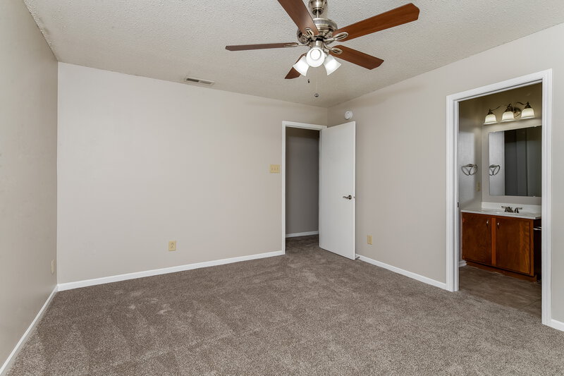 1,495/Mo, 8060 States Bend Dr Indianapolis, IN 46239 Main Bedroom View