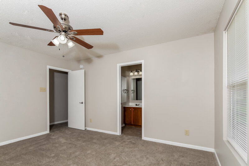 1,495/Mo, 8060 States Bend Dr Indianapolis, IN 46239 Main Bedroom View 2
