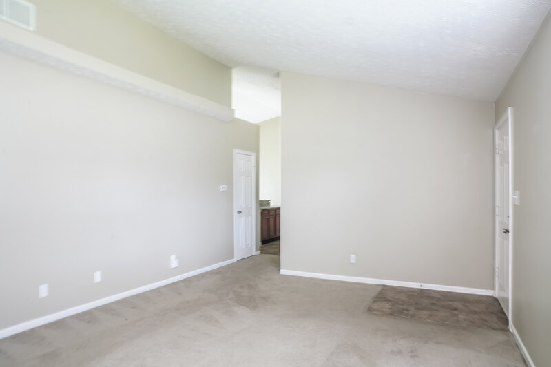 1,695/Mo, 3903 Bonn Dr Indianapolis, IN 46228 Living Room View